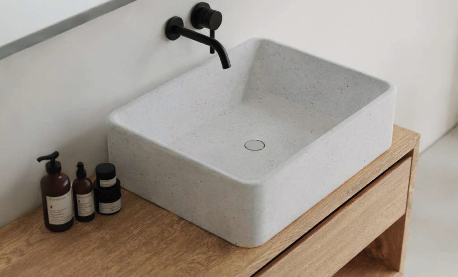 MARCO — lavabo rectangular de encimera en terrazo